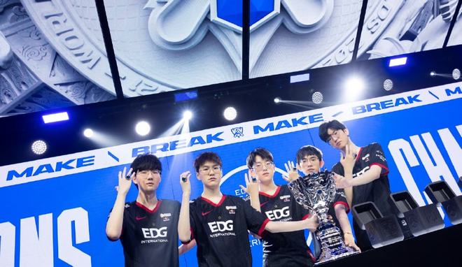 同样展示了 同样展示了