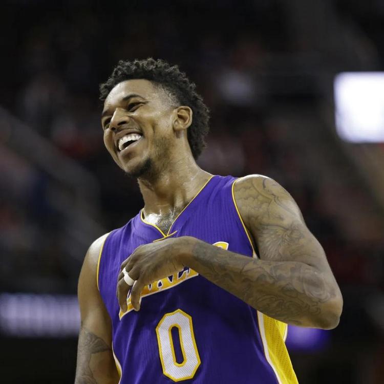 面对强队的 面对强队的