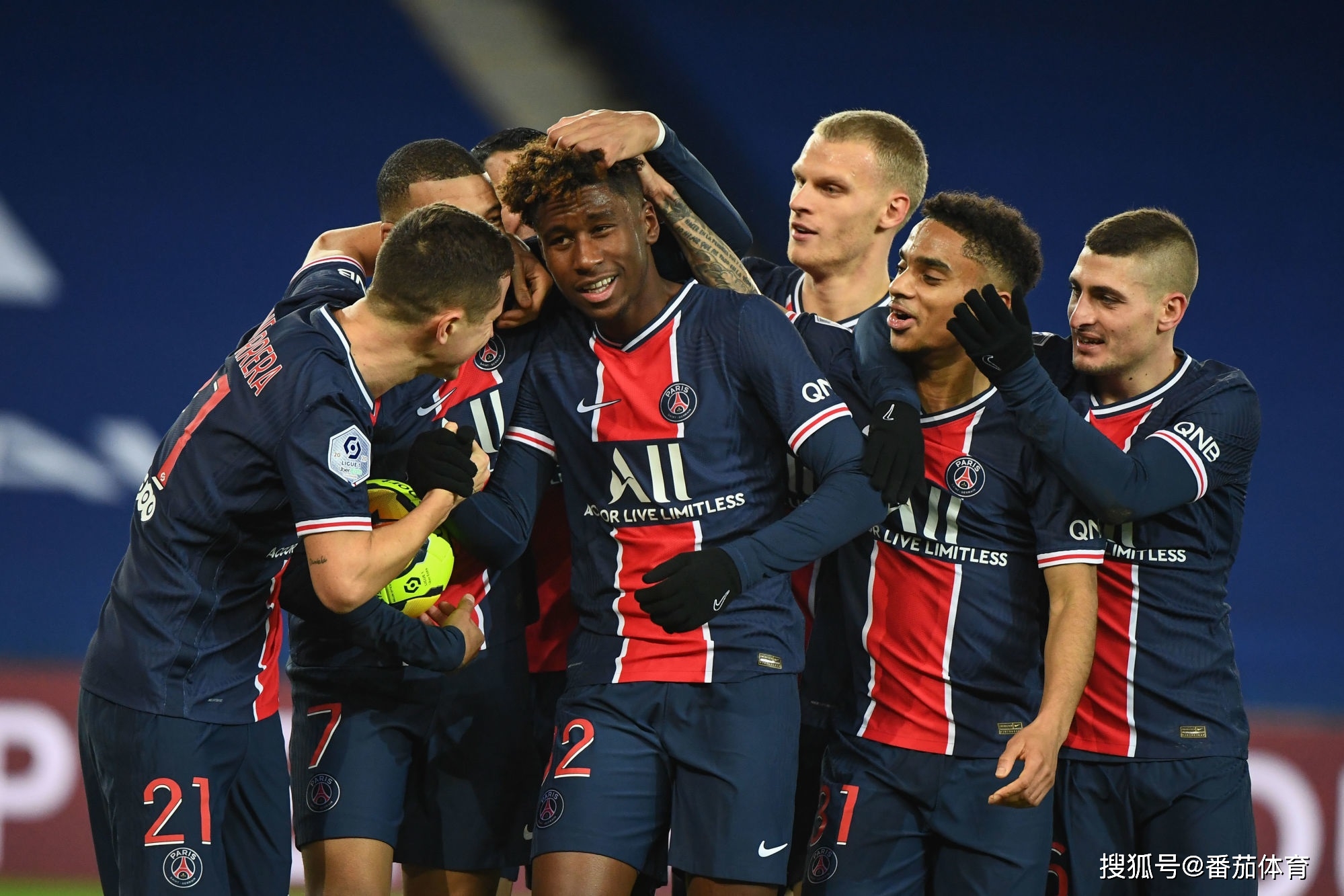 一人牵制 一人牵制